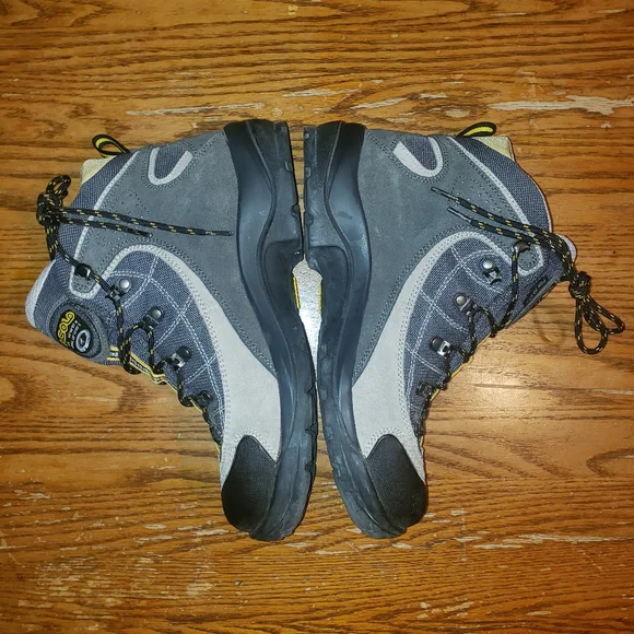 Asolo Black and Gray Outdoor Boots with Yellow Highlights - Picture 3 of 9